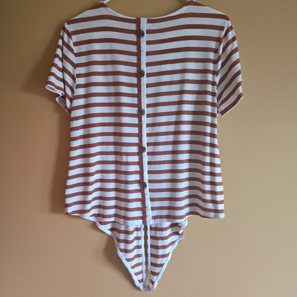 Marled Striped Top With Tie and Buttons In Back, PTP=19"